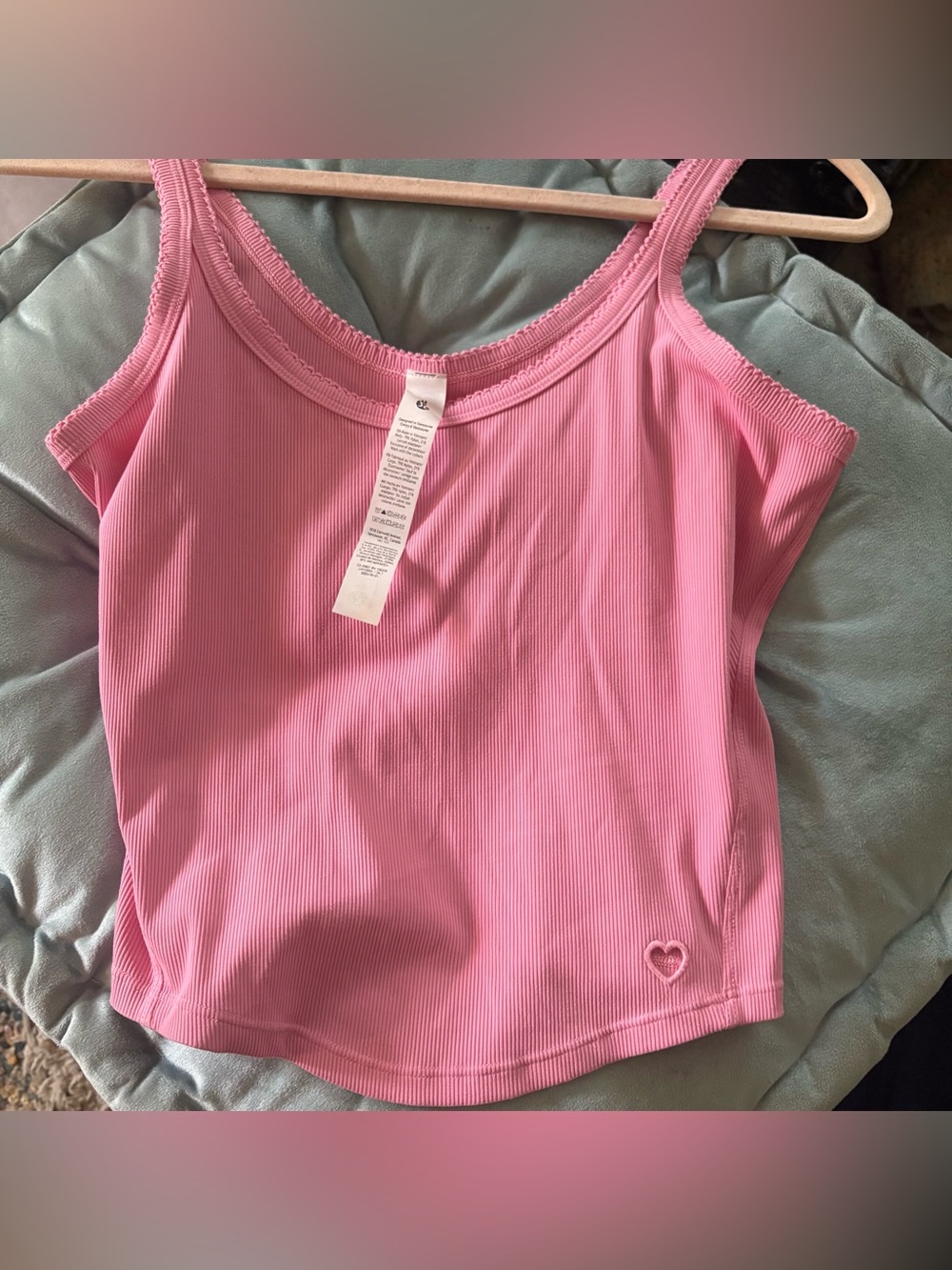 Lululemon valentines limited edition cropped heart nulu tank